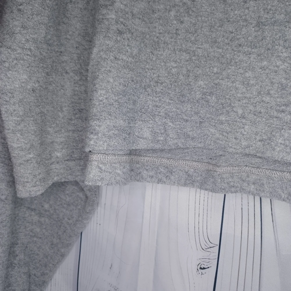 Madewell MWL gray cropped hooded cozy v-neck sweatshirt - Picture 4 of 12